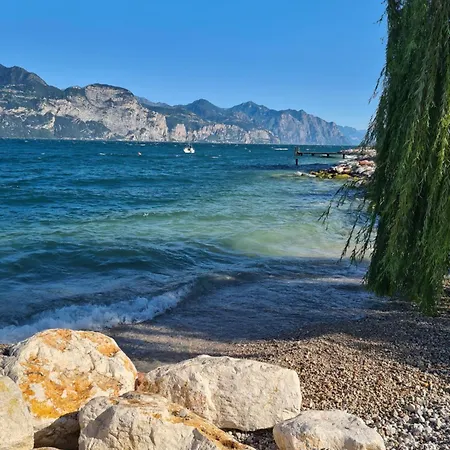 La Mansarda Di Milly * Castelletto Di Brenzone